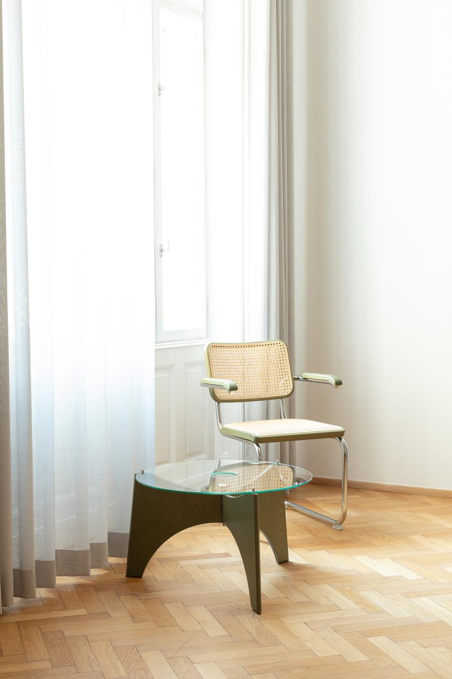 └ 01.3_burg_side_table