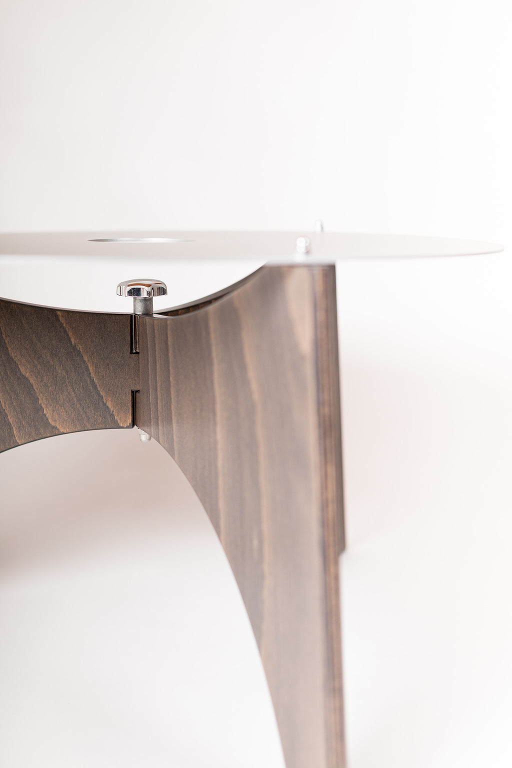 └ burg_side_table_/_charcoal
