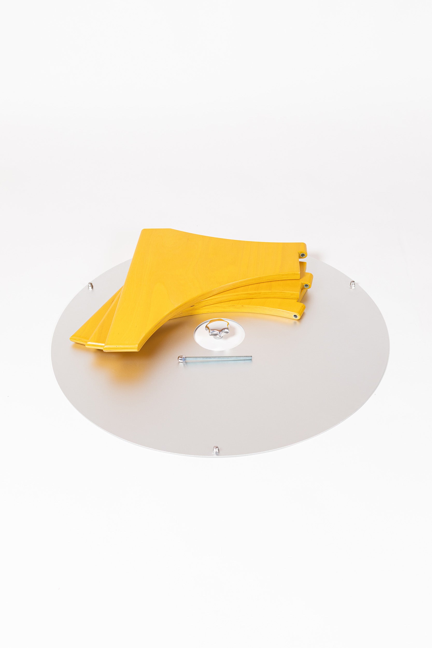 └ burg_side_table_/_lemon